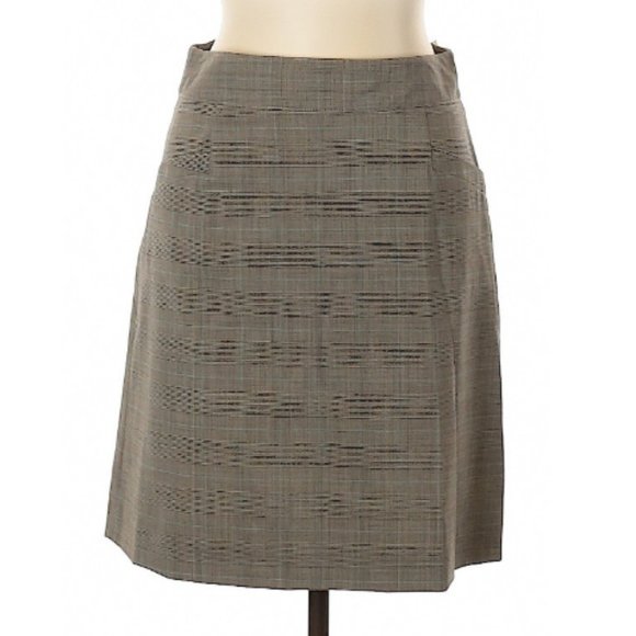 Banana Republic Dresses & Skirts - BR Plaid A-Line Wool-Blend Skirt